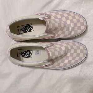 Low Top Pink Checkered Vans Women’s 8.5